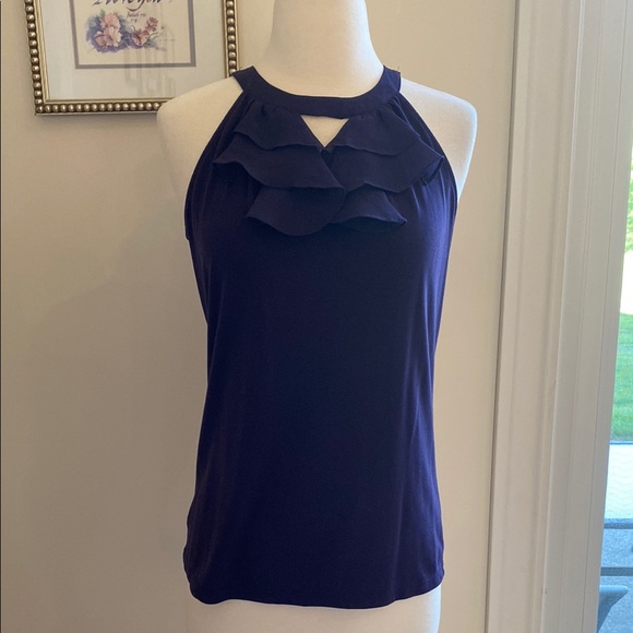 • The Limited Ruffle Tank • - Picture 1 of 6